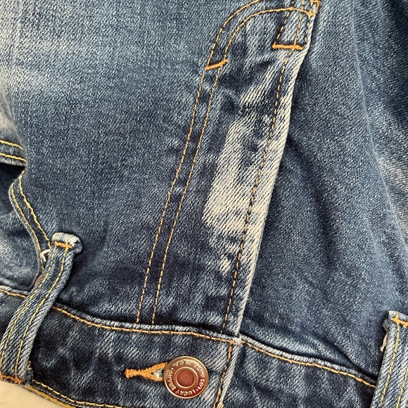 Lucky brand woman’s boyfriend jean - Picture 4 of 6